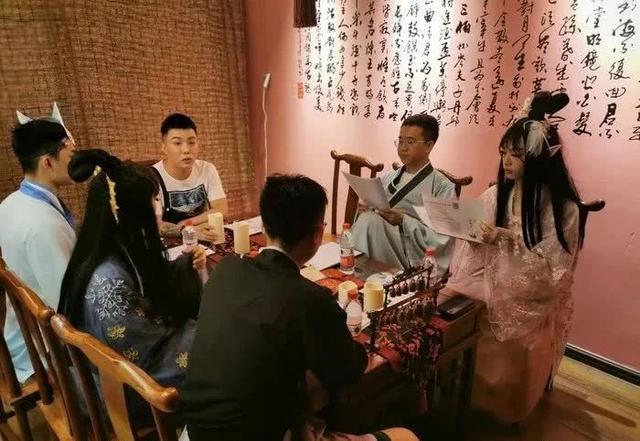 以前满大街的KTVstrong/p
p新开传奇更大网站/strong，怎么突然“消逝”了？